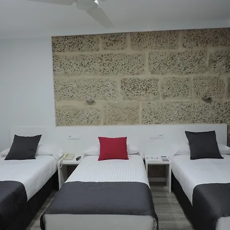 フンケラ ホテル 3*