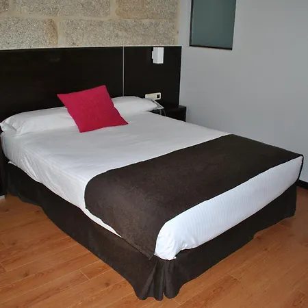 フンケラ ホテル 3*