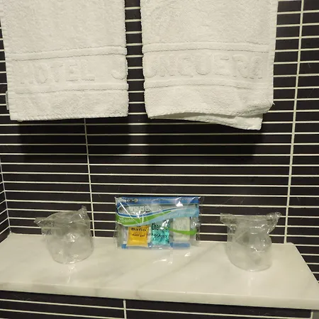 フンケラ ホテル