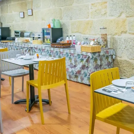 Junquera 3* ויגו