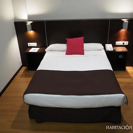 ホテル フンケラ 3*